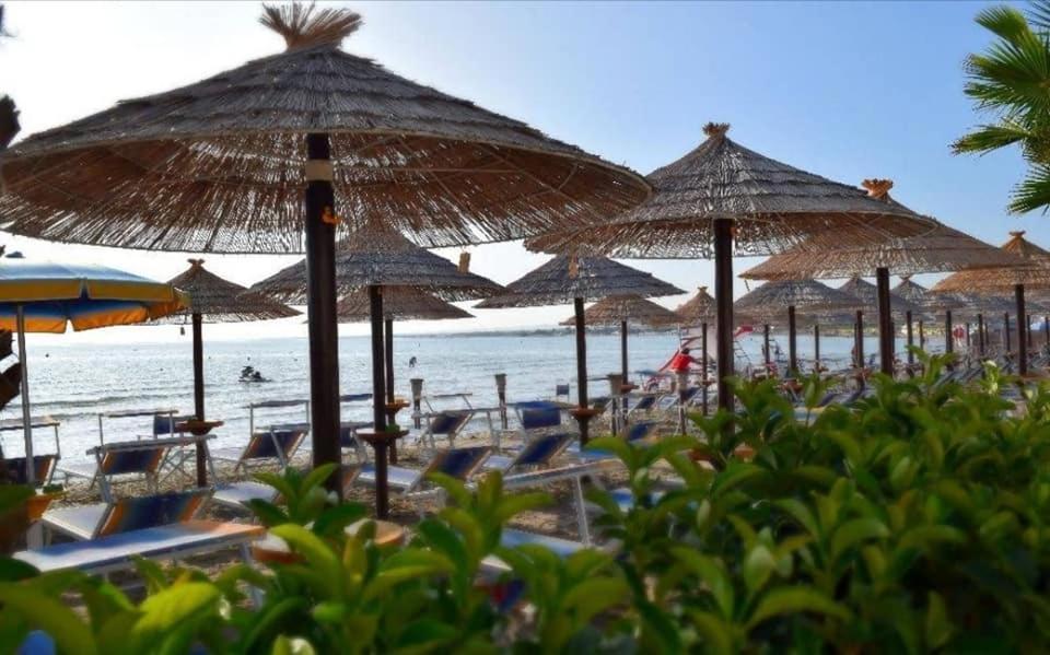 Blue Sea Apartment Torre Canne Bagian luar foto
