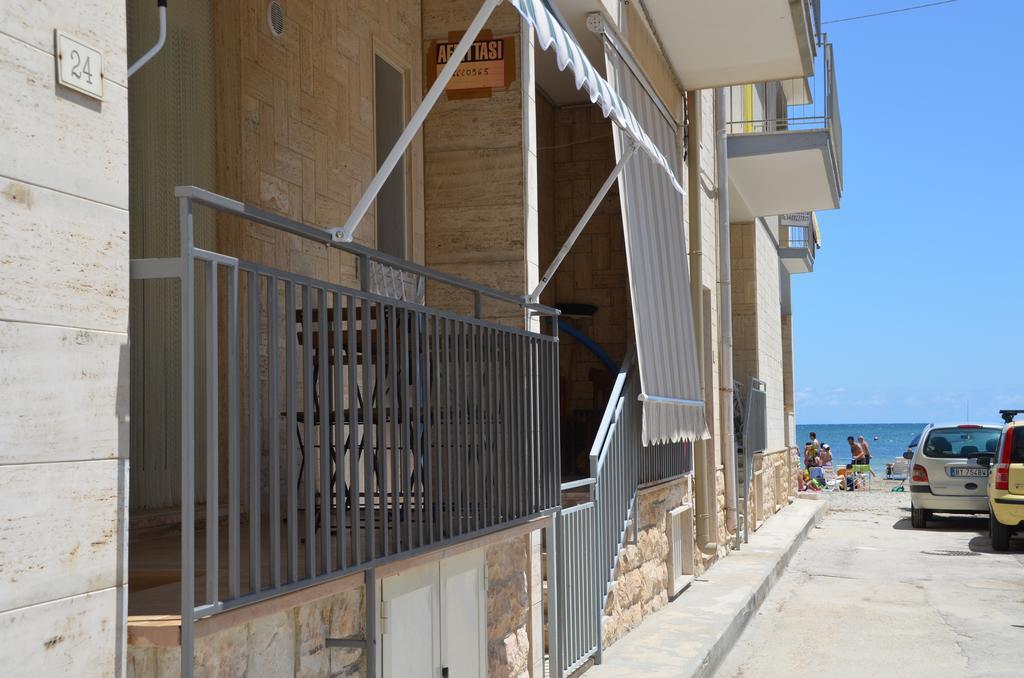Blue Sea Apartment Torre Canne Bagian luar foto
