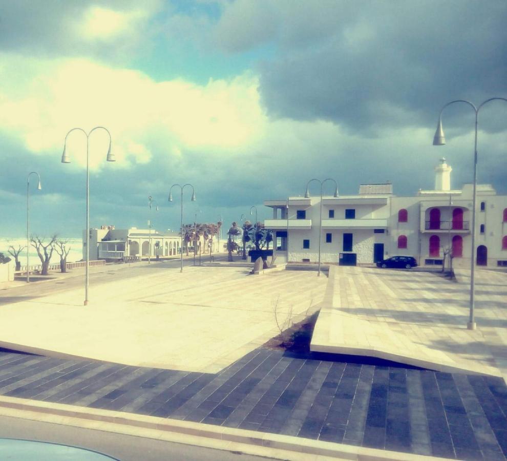 Blue Sea Apartment Torre Canne Bagian luar foto